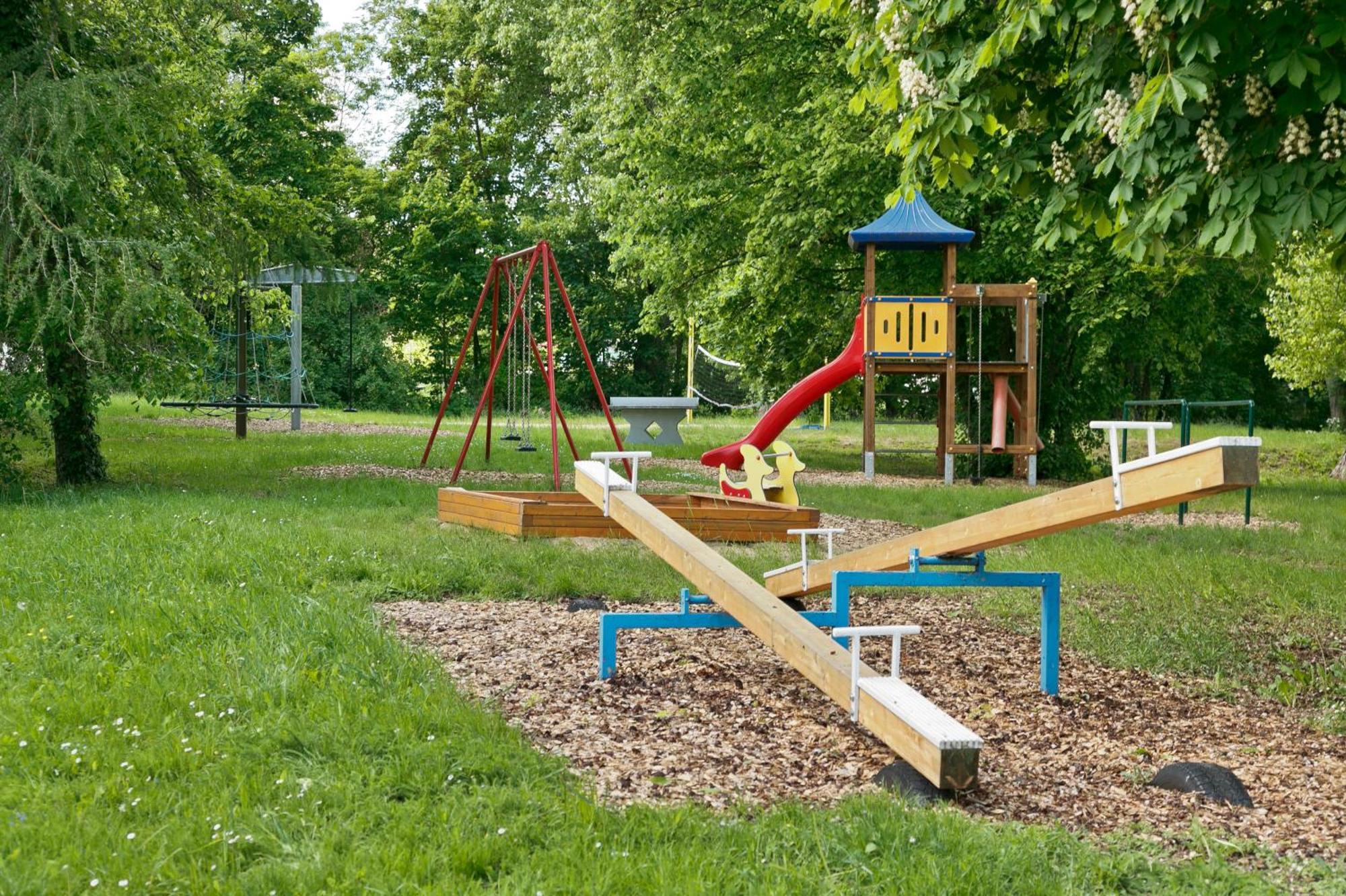 Knaus Campingpark Frickenhausen Frickenhausen am Main Exterior photo