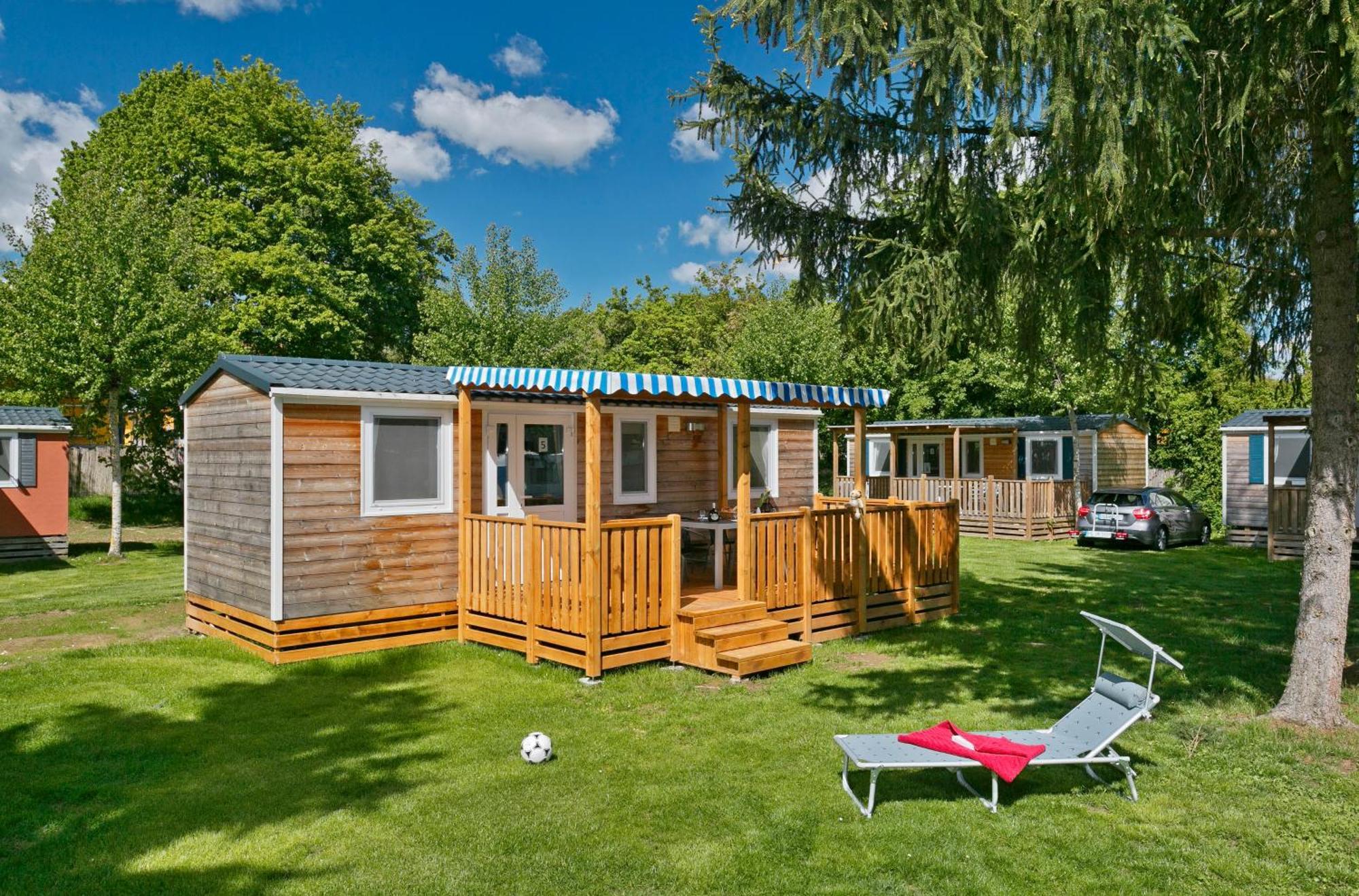 Knaus Campingpark Frickenhausen Frickenhausen am Main Exterior photo